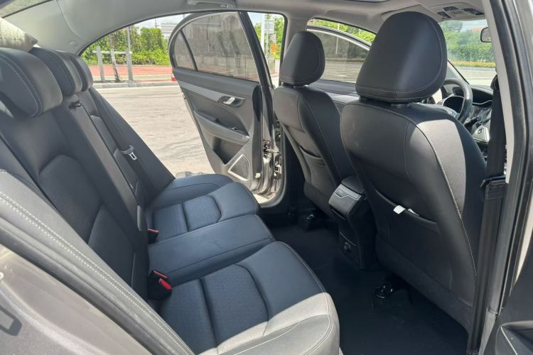 GEELY Emgrand 2021 #17 GEELY Emgrand 2021 car image #17
