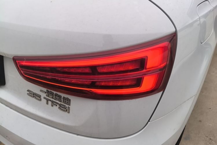 Audi Q3 2019 #8 Audi Q3 2019 car image #8