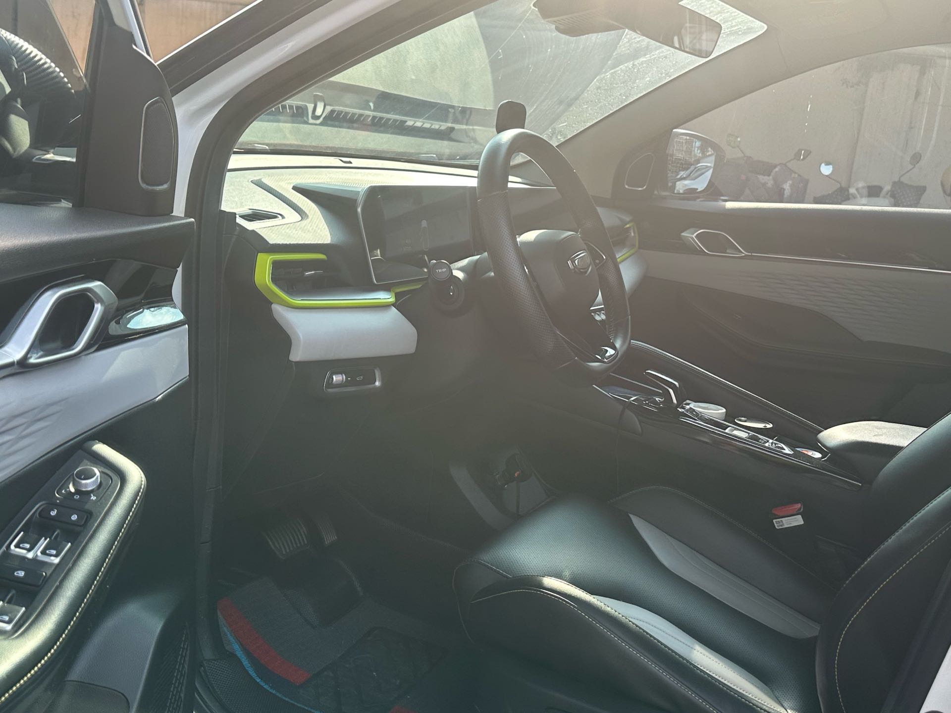 GEELY Coolray 2022 #8 GEELY Coolray 2022 изображение автомобиля #8