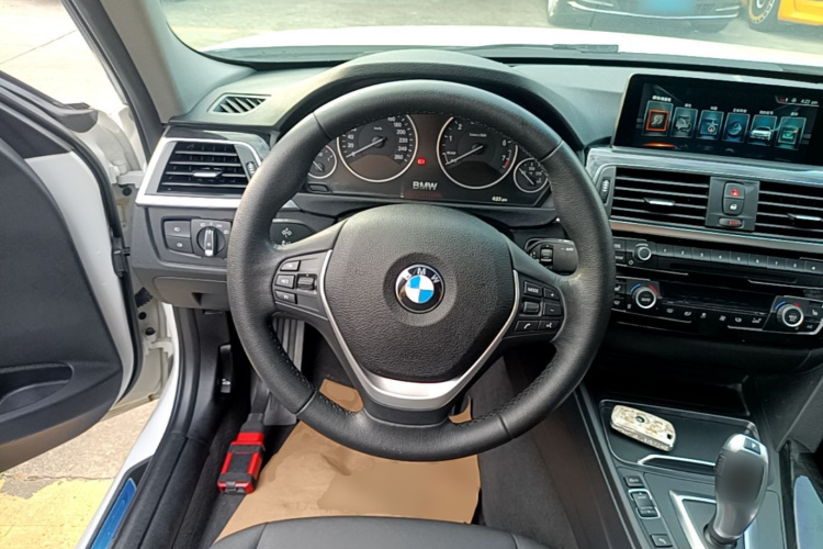 BMW 3 Series 2017 #11 BMW 3 Series 2017 car image #11