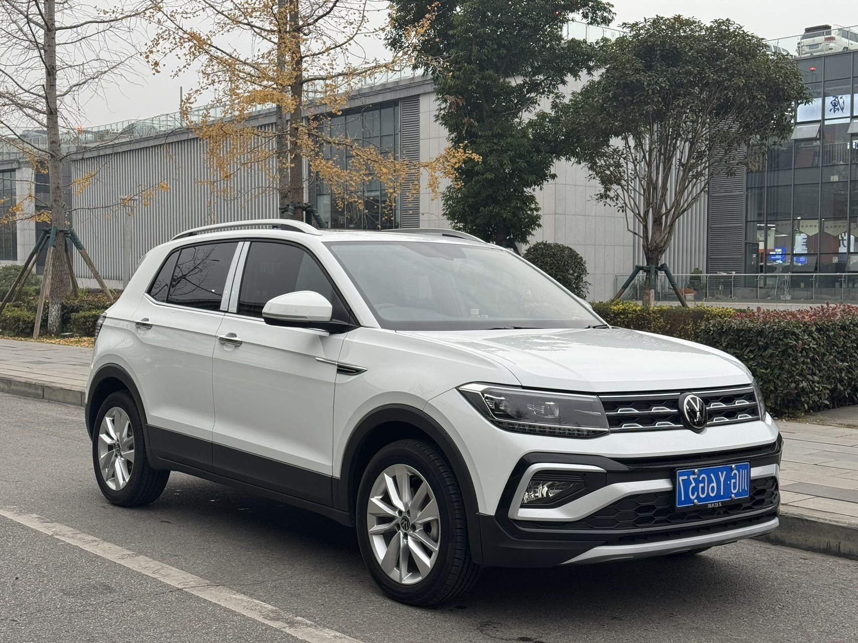 Volkswagen T-Cross 2024 car image #3