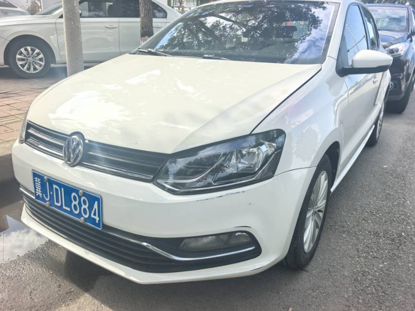 Volkswagen Polo 2015 Volkswagen Polo 2015 car image
