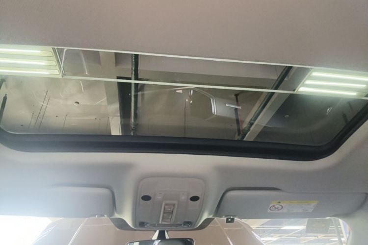 Audi Q3 2019 car image #20