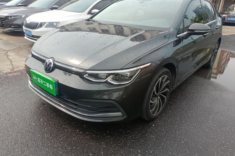 Volkswagen Golf 2021 car image #2