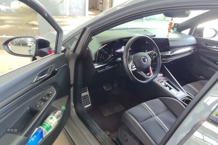 Volkswagen Golf 2023 car image #18