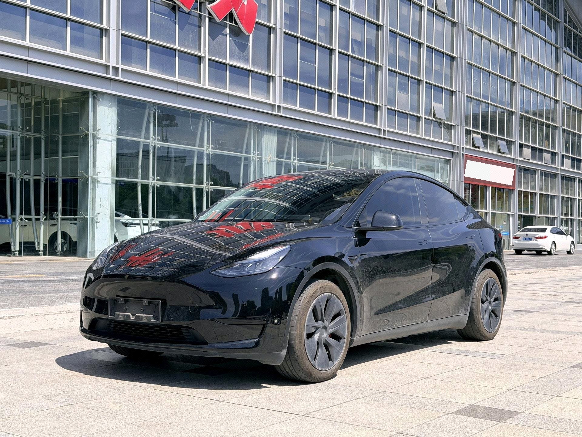 Tesla Model Y 2023 Tesla Model Y 2023 car image