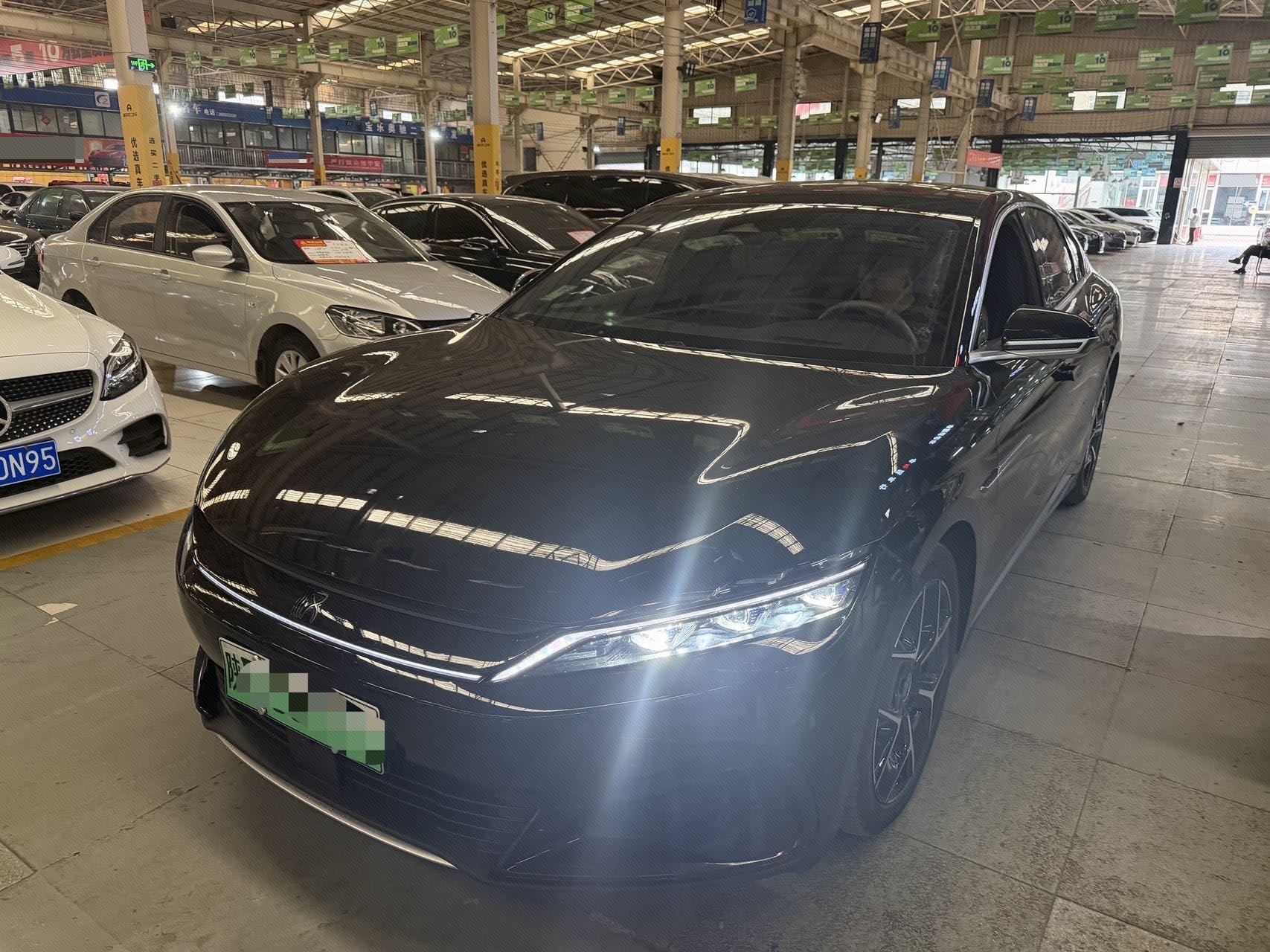BYD Han 2024 BYD Han 2024 صورة سيارة