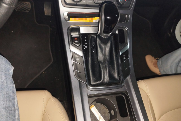 GEELY Emgrand 2018 car image #16