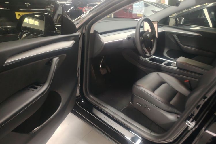 Tesla Model Y 2023 #12 Tesla Model Y 2023 car image #12