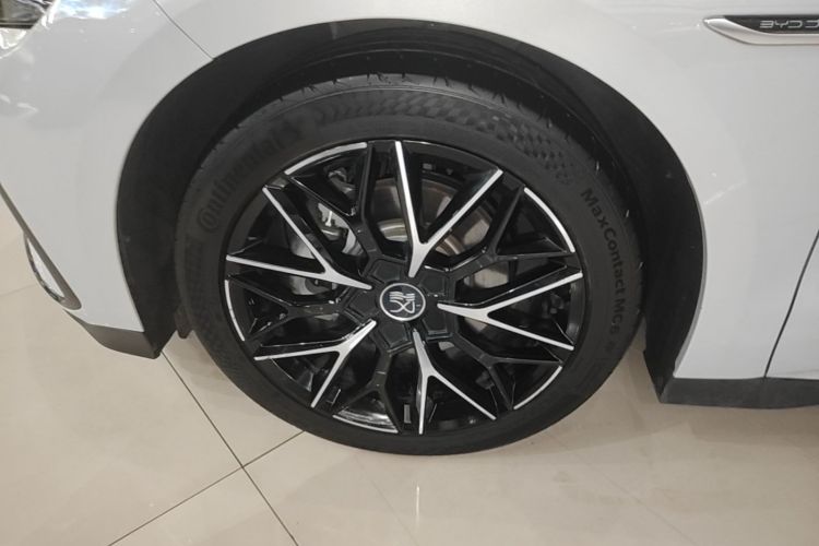 BYD Han 2024 car image #9