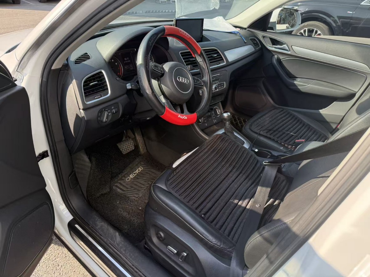 Audi Q3 2016 car image #3