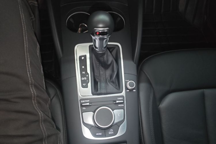 Audi A3 2018 immagine di auto #14