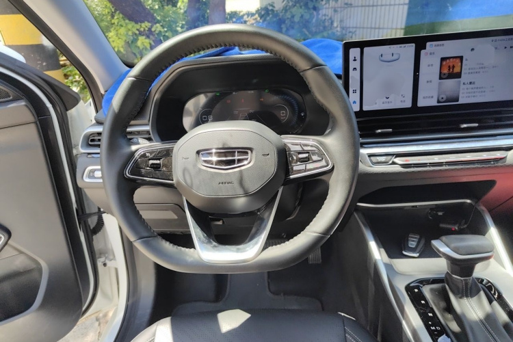 GEELY Emgrand 2024 #15 GEELY Emgrand 2024 car image #15