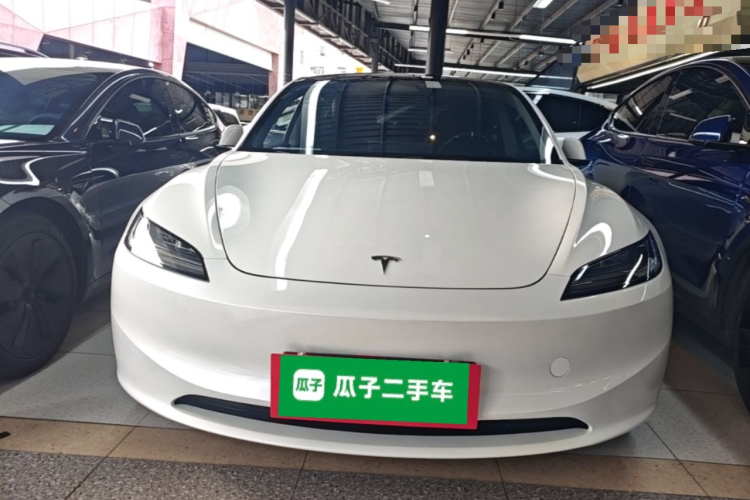 Tesla Model 3 2024 car image #3