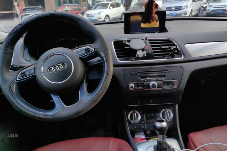 Audi Q3 2015 car image #11