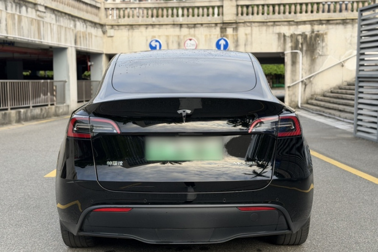 Tesla Model Y 2023 #7 Tesla Model Y 2023 car image #7