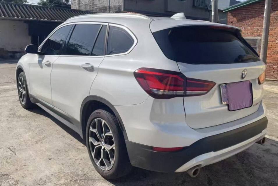 BMW X1 2022 #3 BMW X1 2022 car image #3