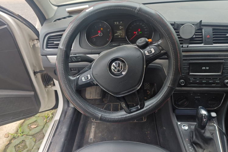 Volkswagen Lavida 2017 car image #11