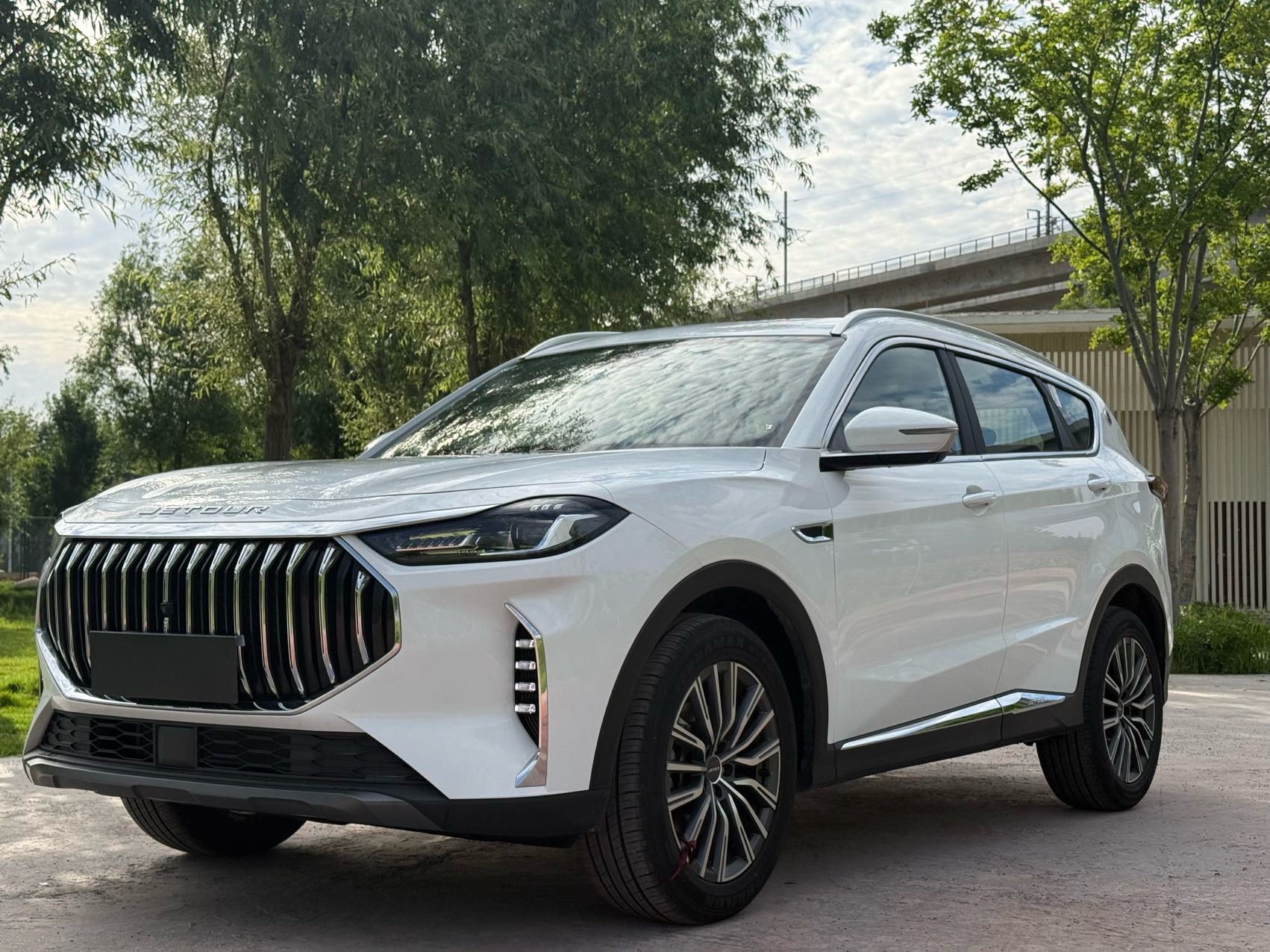 Jetour X70 PLUS 2025 car image 