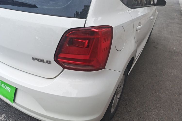 Volkswagen Polo 2017 car image #8