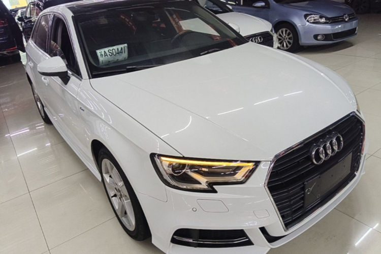Audi A3 2018 car image #6