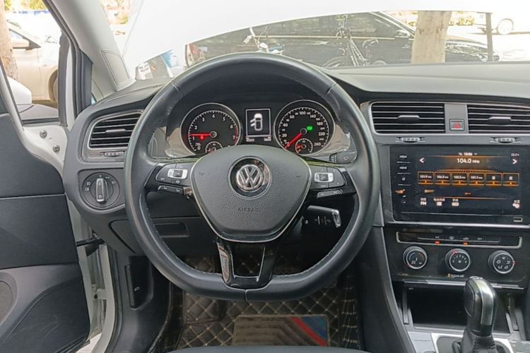 Volkswagen Golf 2020 #11 Volkswagen Golf 2020 car image #11