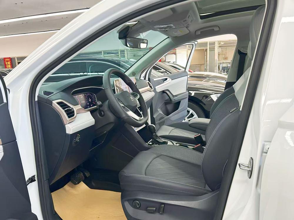 Volkswagen Tharu 2026 car image #20