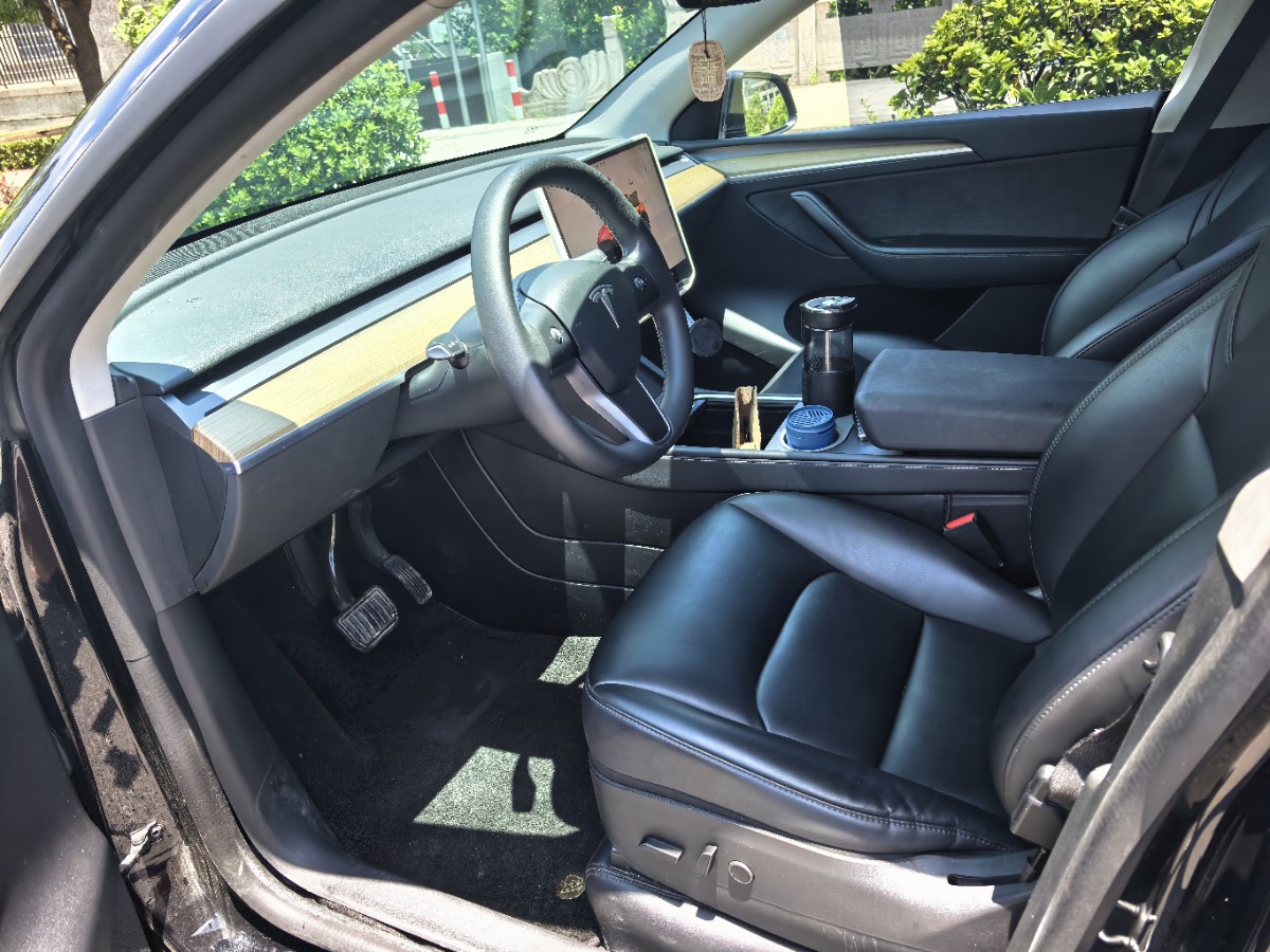 Tesla Model Y 2022 #4 Tesla Model Y 2022 car image #4