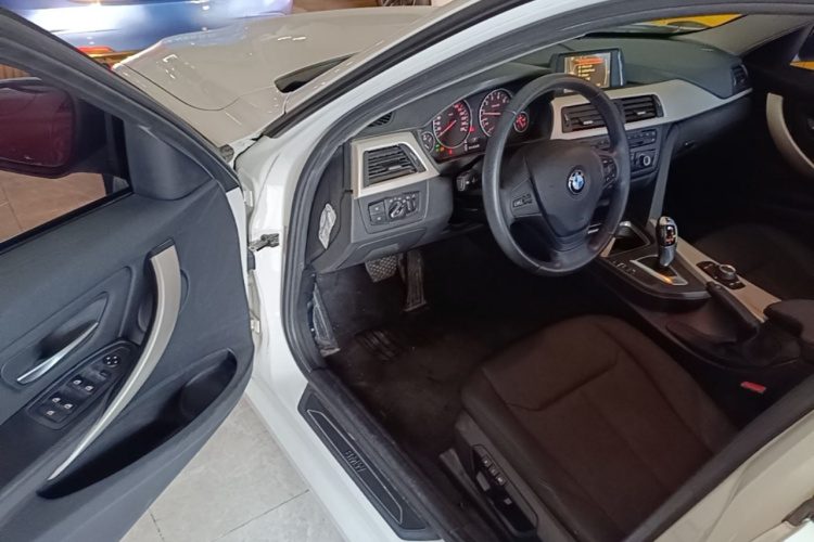 BMW 3 Series 2015 #12 BMW 3 Series 2015 car image #12