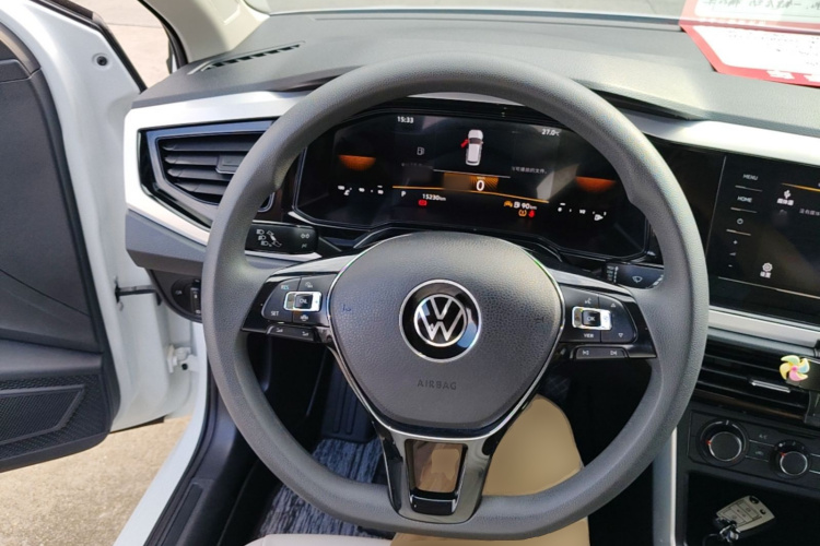 Volkswagen Polo 2023 car image #11