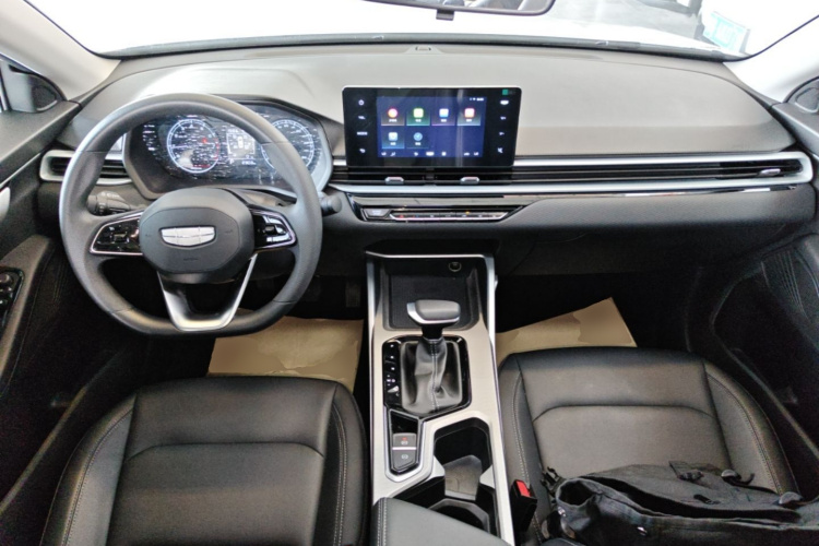 GEELY Emgrand 2025 image de voiture #10