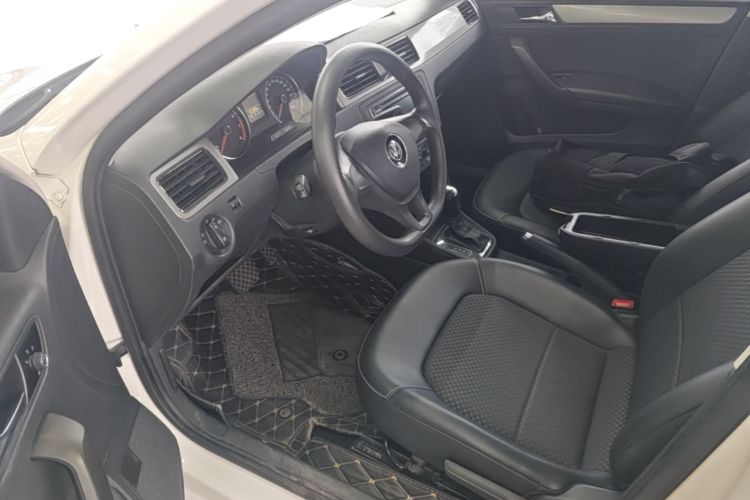 Volkswagen Santana 2017 car image #16