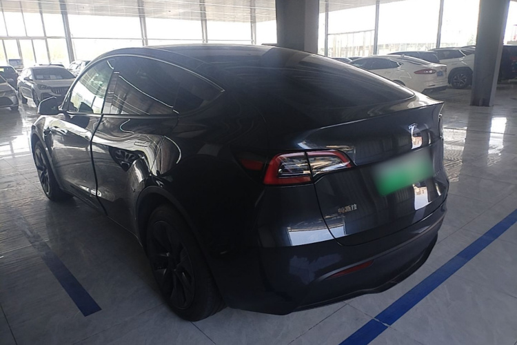 Tesla Model Y 2024 #5 Tesla Model Y 2024 immagine di auto #5