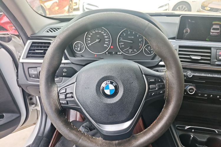 BMW 3 Series 2017 car image #11