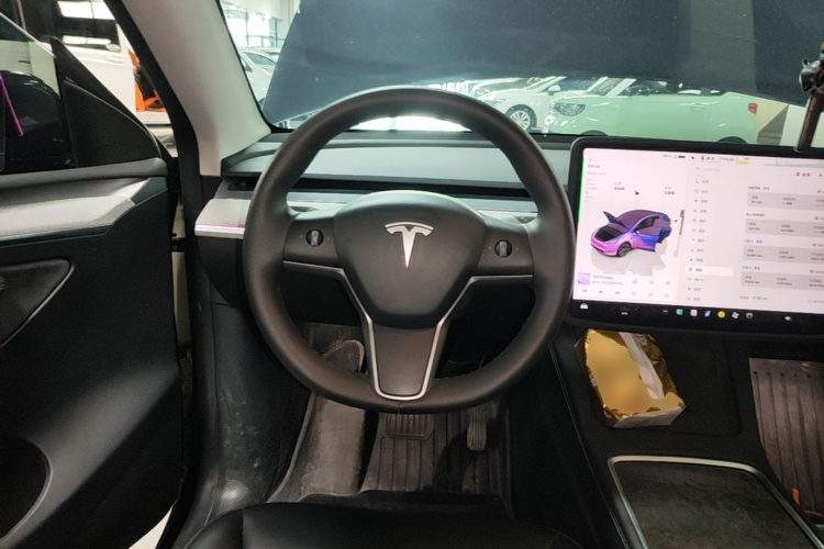 Tesla Model Y 2024 #11 Tesla Model Y 2024 car image #11