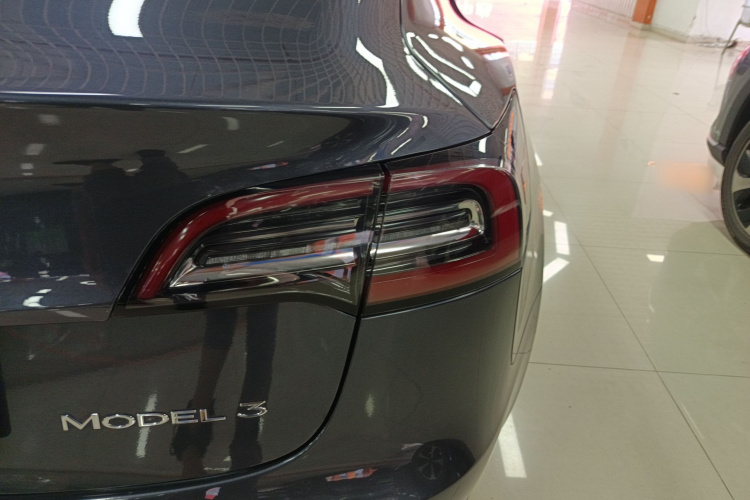 Tesla Model 3 2020 immagine di auto #8