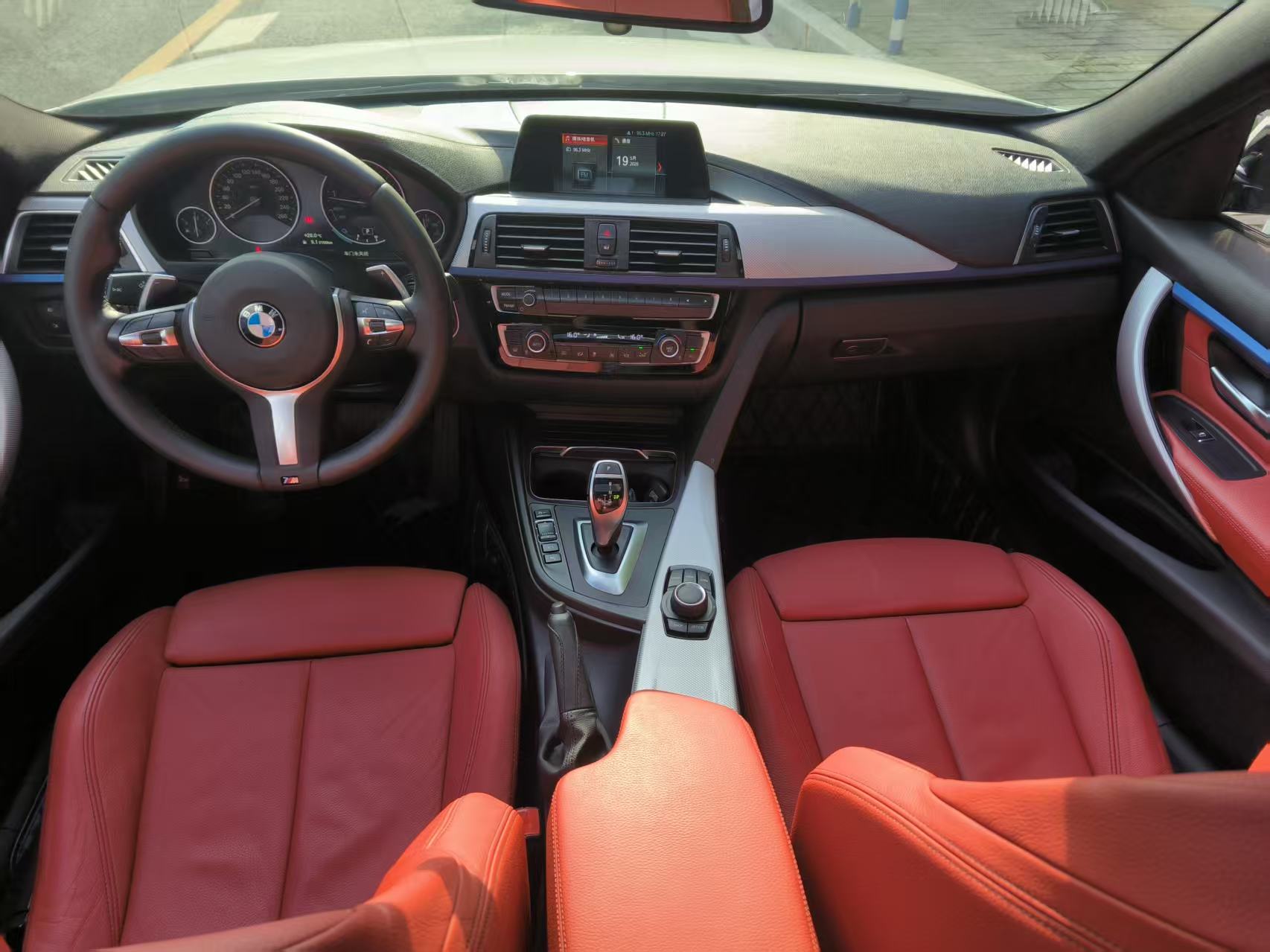 BMW 3 Series 2019 car image #9