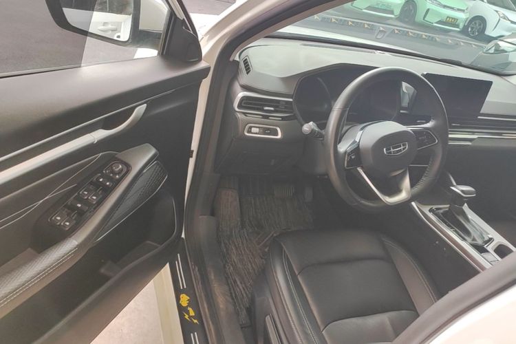 GEELY Emgrand 2022 car image #12