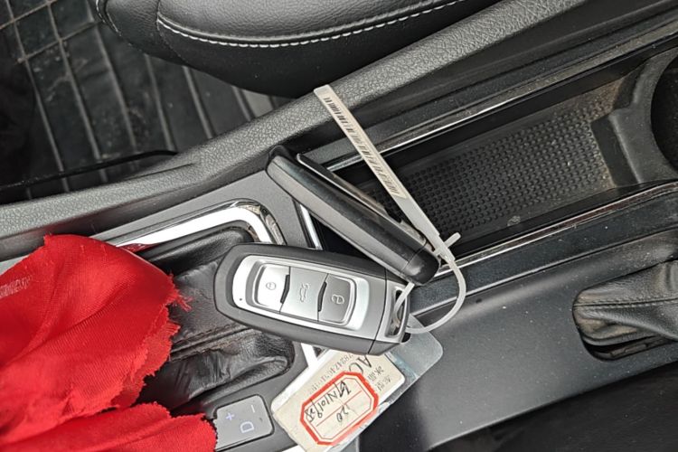 GEELY Emgrand 2016 car image #9