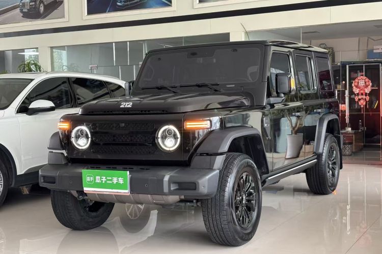2025 car image #2