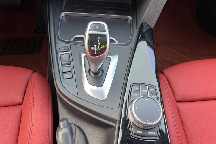 BMW 3 Series GT 2021 #29 BMW 3 Series GT 2021 immagine di auto #29