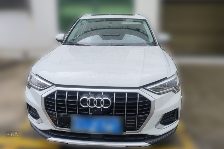 Audi Q3 2022 car image #3
