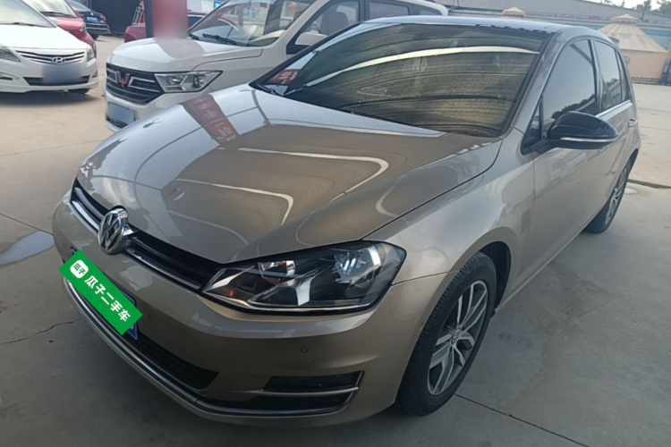 Volkswagen Golf 2017 car image #2
