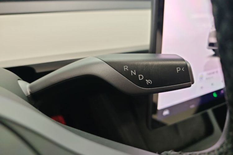Tesla Model Y 2023 #14 Tesla Model Y 2023 immagine di auto #14