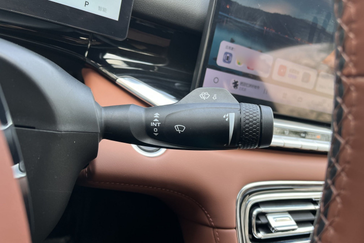 GEELY Emgrand 2025 #21 GEELY Emgrand 2025 car image #21
