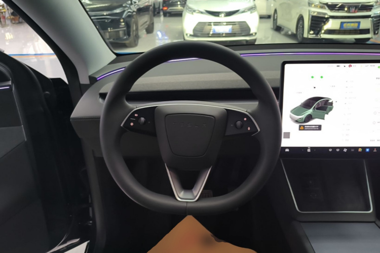 Tesla Model Y 2025 car image #15