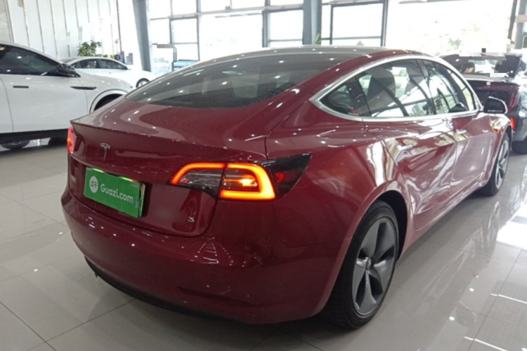 Tesla Model 3 2020 immagine di auto #7