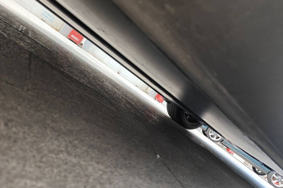Tesla Model Y 2024 car image #17