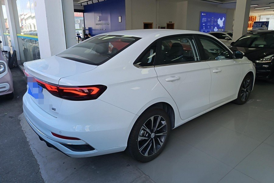 GEELY Emgrand 2025 #2 GEELY Emgrand 2025 car image #2