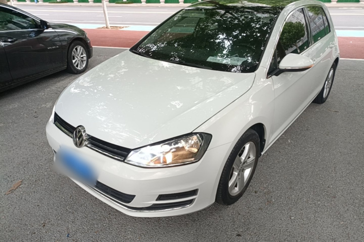 Volkswagen Golf 2016 car image #2